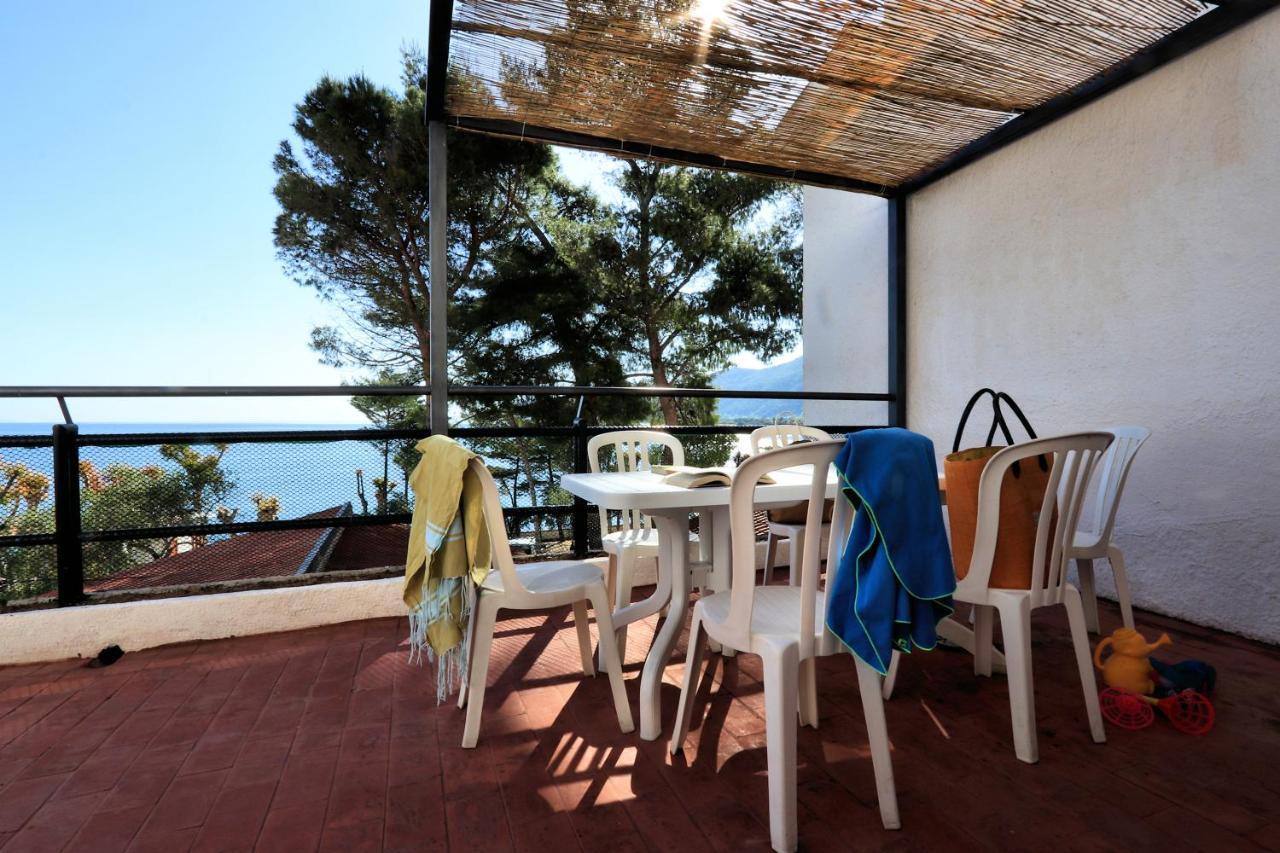 Testa Di Monaco - Basic Beach Accommodations Capo dʼOrlando Exterior foto