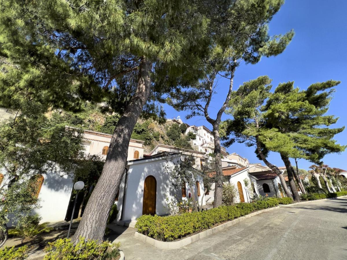 Testa Di Monaco - Basic Beach Accommodations Capo dʼOrlando Exterior foto